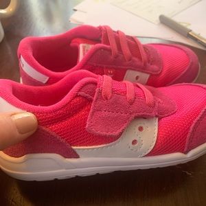 Saucony Jazz Riff Sneaker 9.5xw Hot Pink